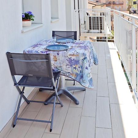Casa Vacanze Aurora Centro Rimini Eksteriør billede