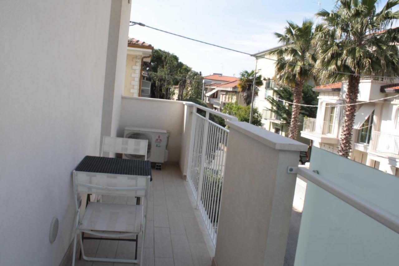 Casa Vacanze Aurora Centro Rimini Eksteriør billede