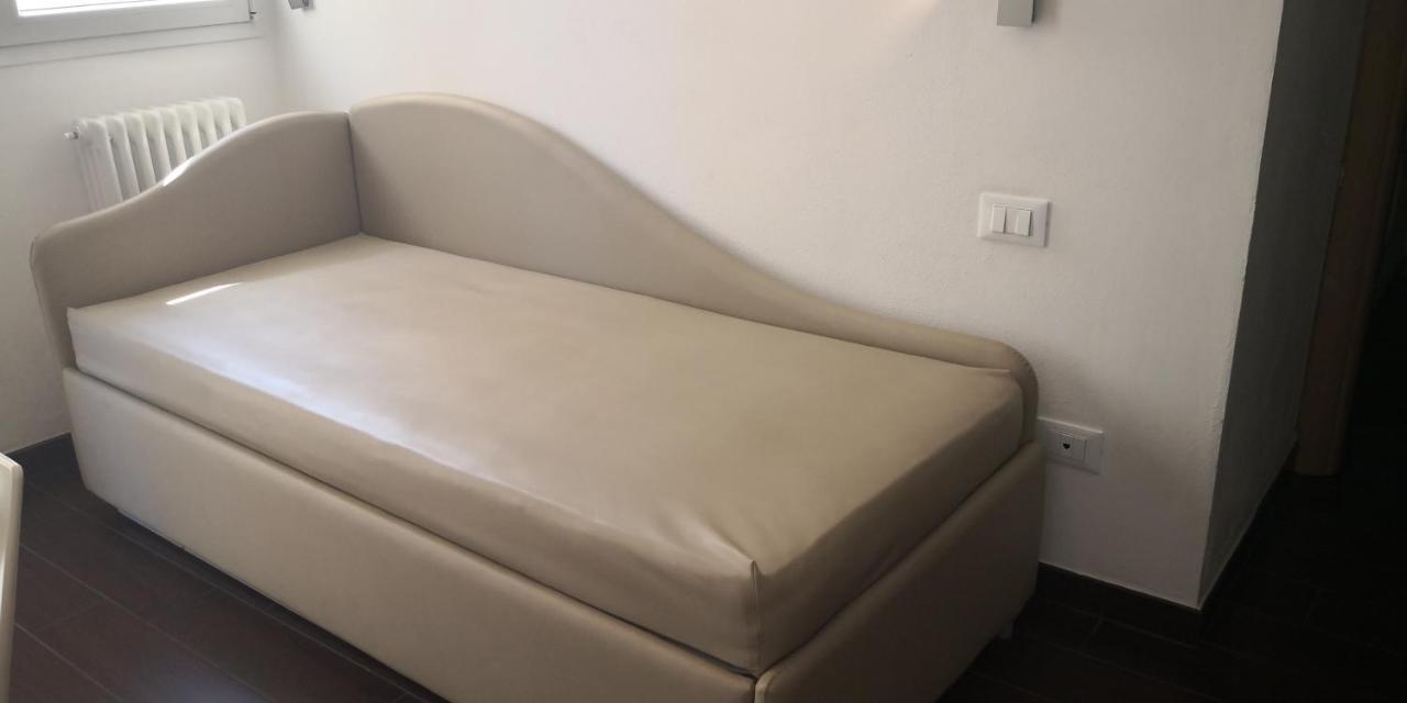 Casa Vacanze Aurora Centro Rimini Eksteriør billede